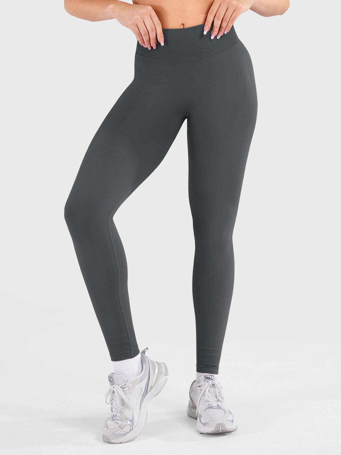 https://cdn.shopify.com/s/files/1/0915/8141/5723/files/yeoreo_women_leggings_AsphaltAsh_2186_6.jpg?v=1773471979