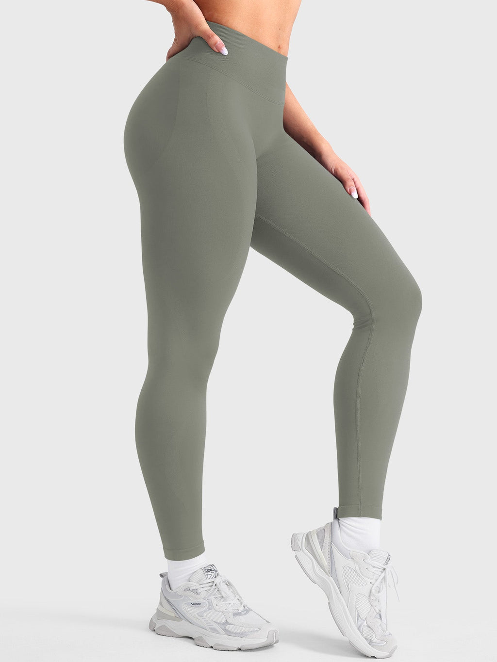 https://cdn.shopify.com/s/files/1/0915/8141/5723/files/yeoreo_women_leggings_Grey_green_2186_4_d96dc600-285b-499d-8e60-f05cab09afc1.jpg?v=1773471979